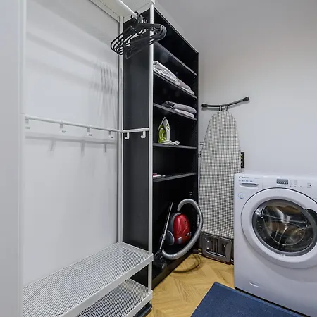 Lumina I 2br Near The Center I Parking I Balcony Βαρσοβία