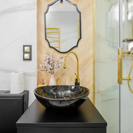 Lumina Spacious In Warsaw