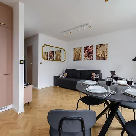 Lumina Spacious In Apartment