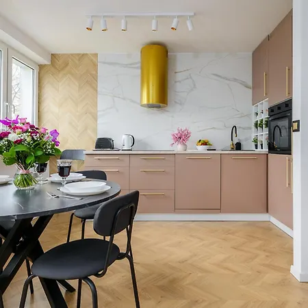 Apartment Lumina Spacious In