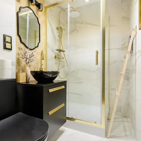 Lumina Spacious In * Varsovie