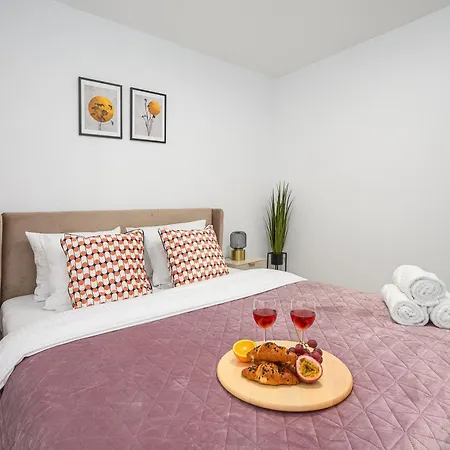 Διαμέρισμα Lumina I 2br Near The Center I Parking I Balcony Βαρσοβία